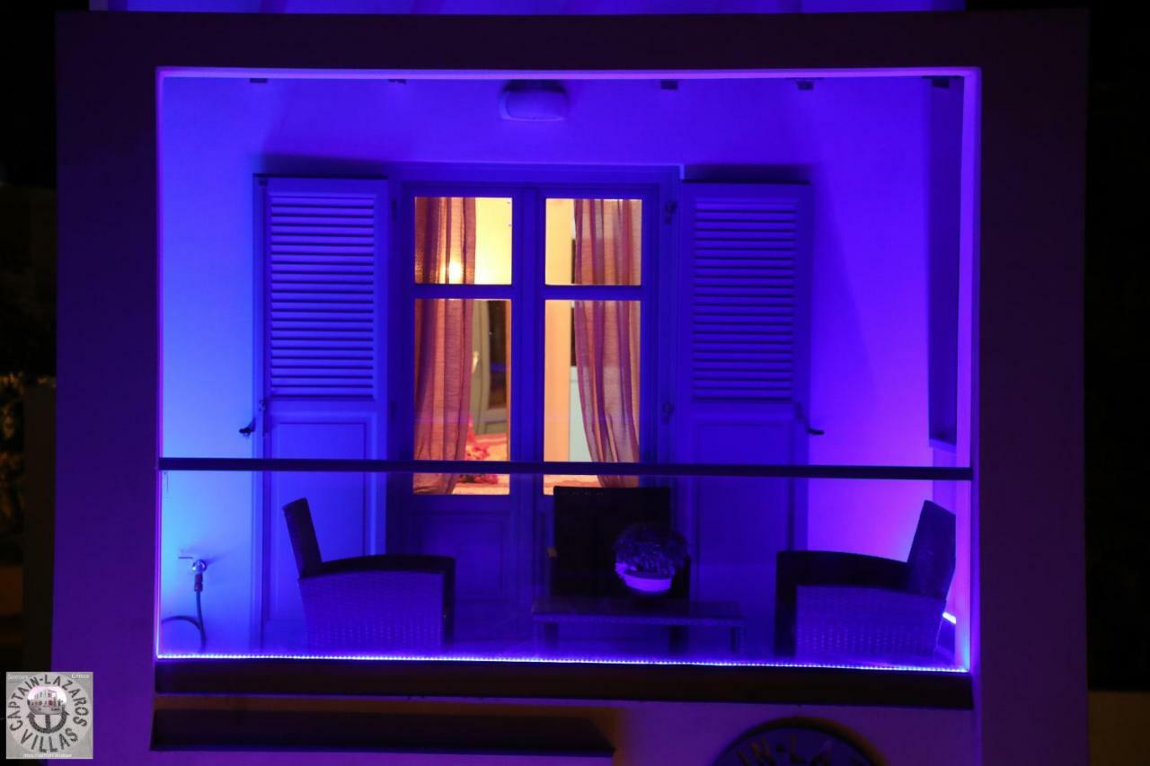 Located By The Sea One Beachfront Private Captain Lazaros Pool Villa With Loft In 750Sqm Spacious Private Plot-Jacuzzi-Sunrelax-Furnished Terace-Gazebo-Private Parking,Sleep 3 Adults And 2 Children, Just Steps From The Black Beach-Seaview Períssa Eksteriør bilde