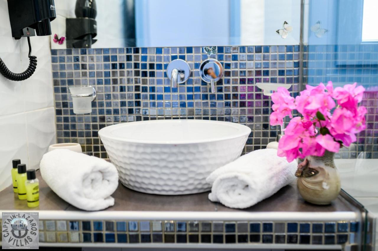 Located By The Sea One Beachfront Private Captain Lazaros Pool Villa With Loft In 750Sqm Spacious Private Plot-Jacuzzi-Sunrelax-Furnished Terace-Gazebo-Private Parking,Sleep 3 Adults And 2 Children, Just Steps From The Black Beach-Seaview Períssa Eksteriør bilde